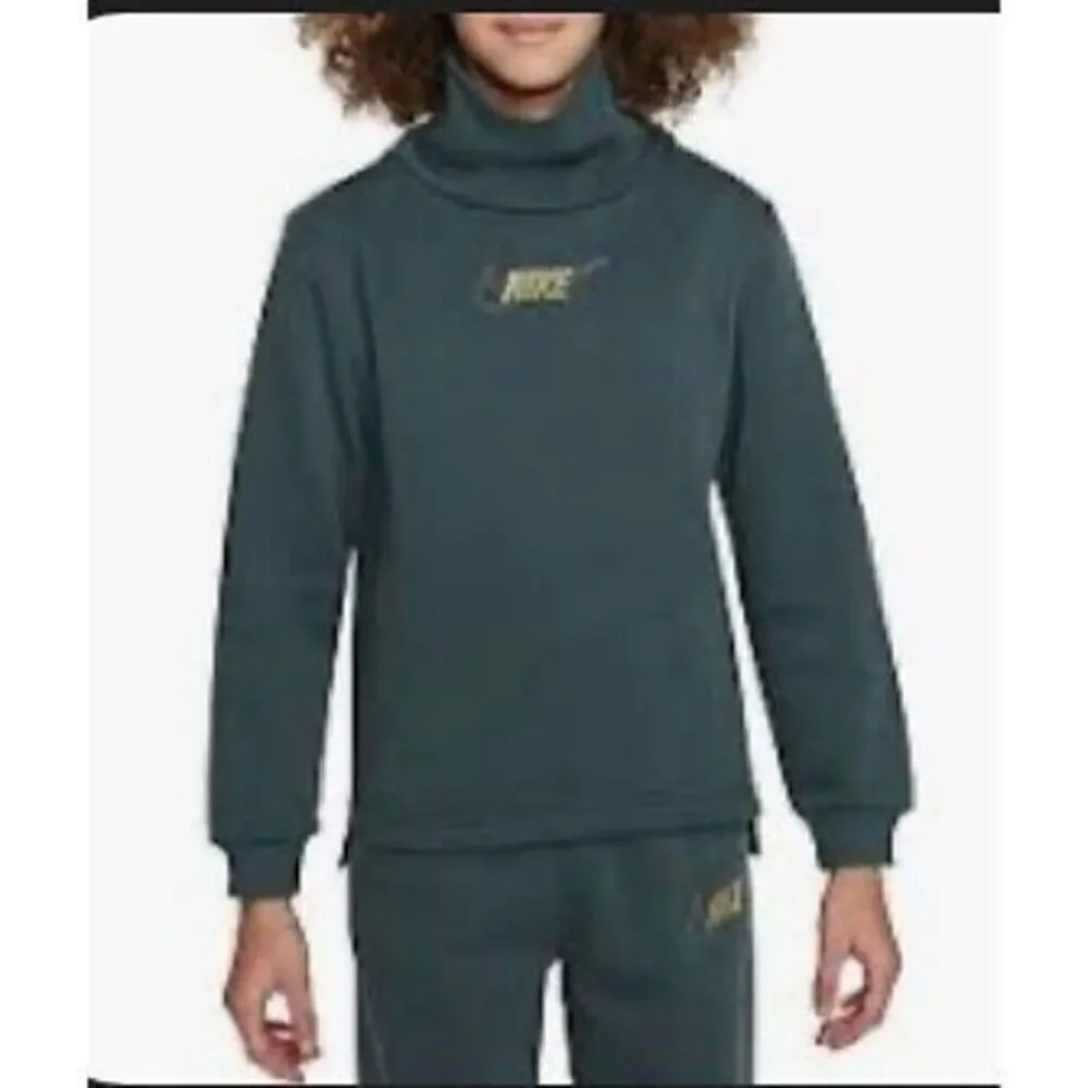 NIKE - NWT 🎉HP🎉Girls Sz M Nike Sportswear Club Fleece Long Sleeve Funnel-Neck